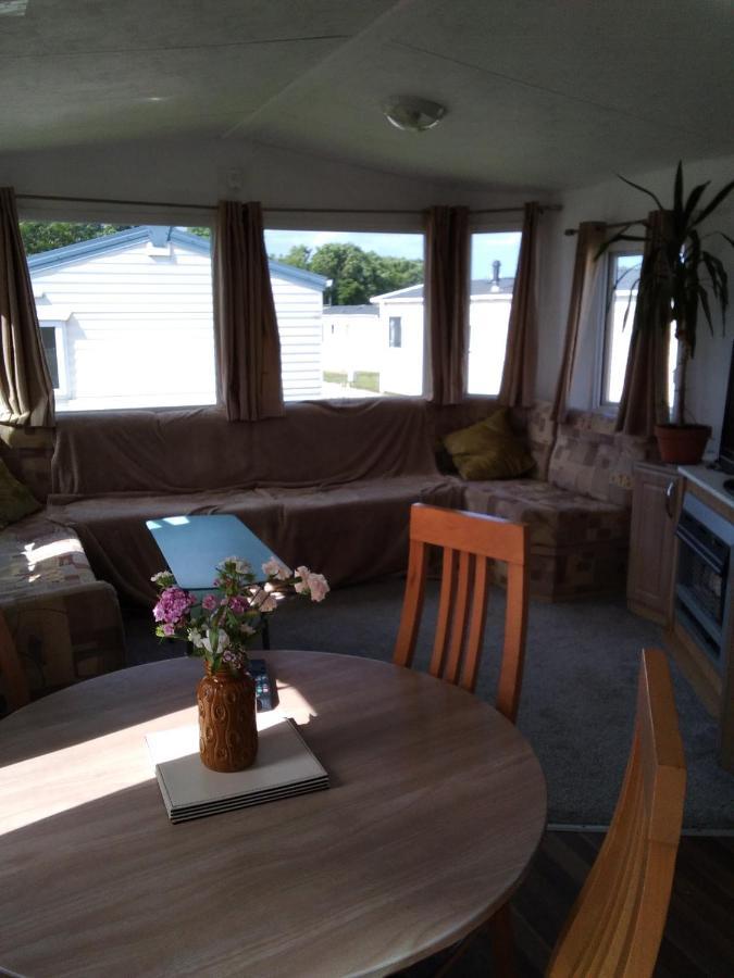 Private Caravan Situated At Parkdean Holiday Resort St Margaret'S At Cliffe Number 18 Экстерьер фото