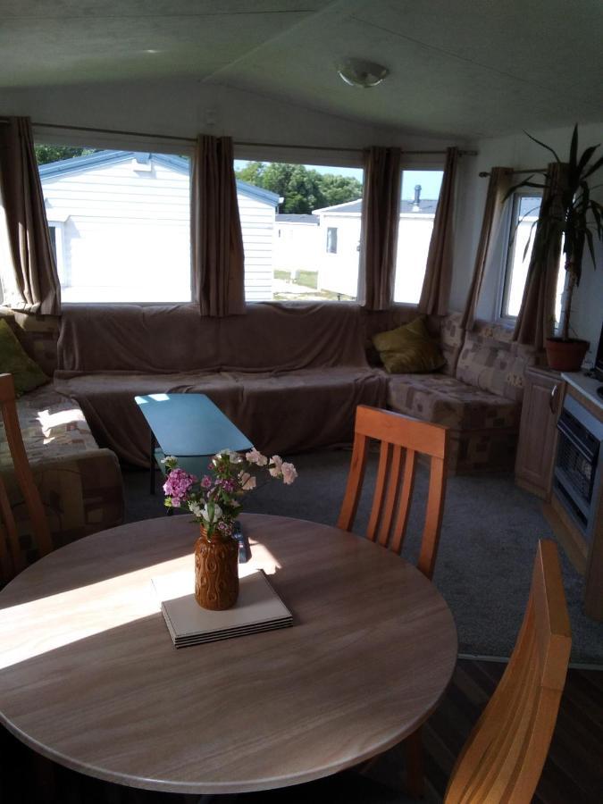 Private Caravan Situated At Parkdean Holiday Resort St Margaret'S At Cliffe Number 18 Экстерьер фото